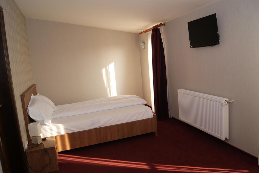 Hotel La Strada Ploieşti Rum bild